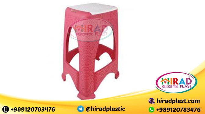 Plastic stool distributor