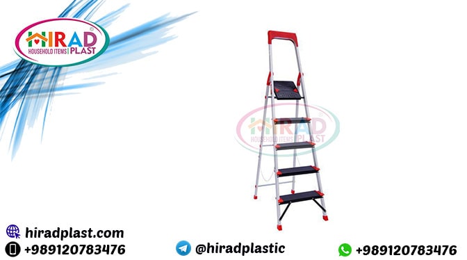 Folding aluminium ladder