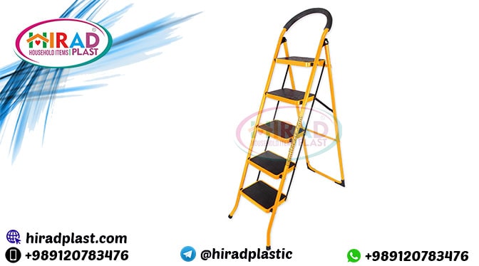 Folding aluminium ladder