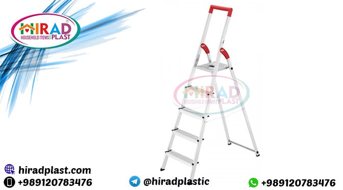 Folding aluminium ladder