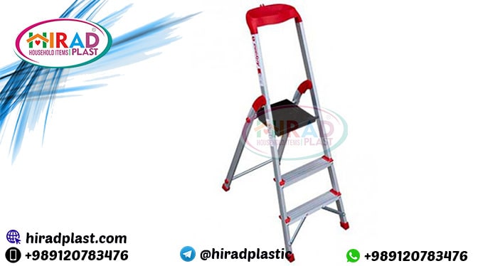 Folding aluminium ladder